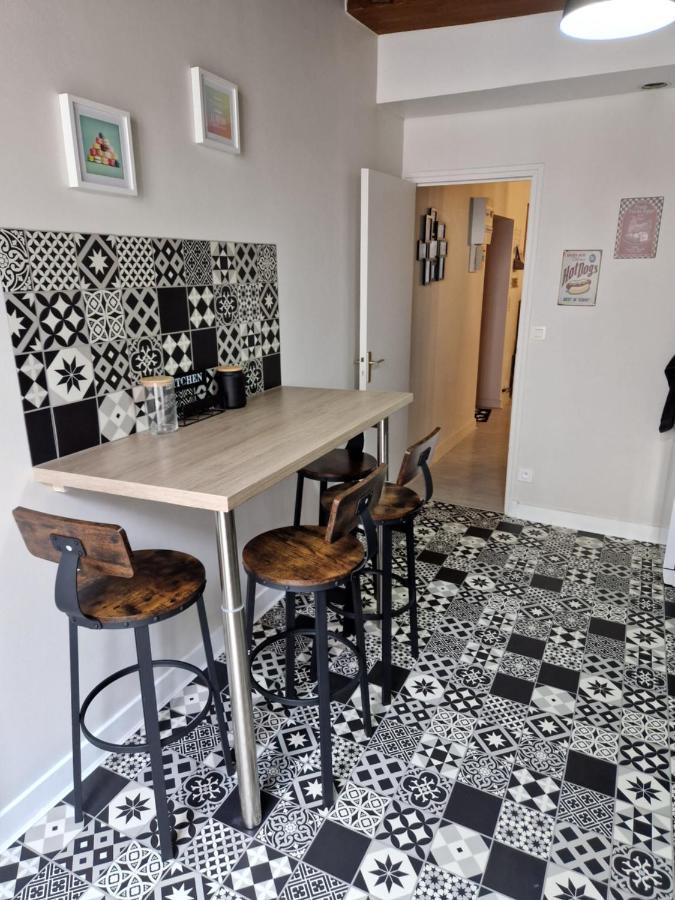 Apartamento Le Saint Jean et son parking privée Blois Exterior foto