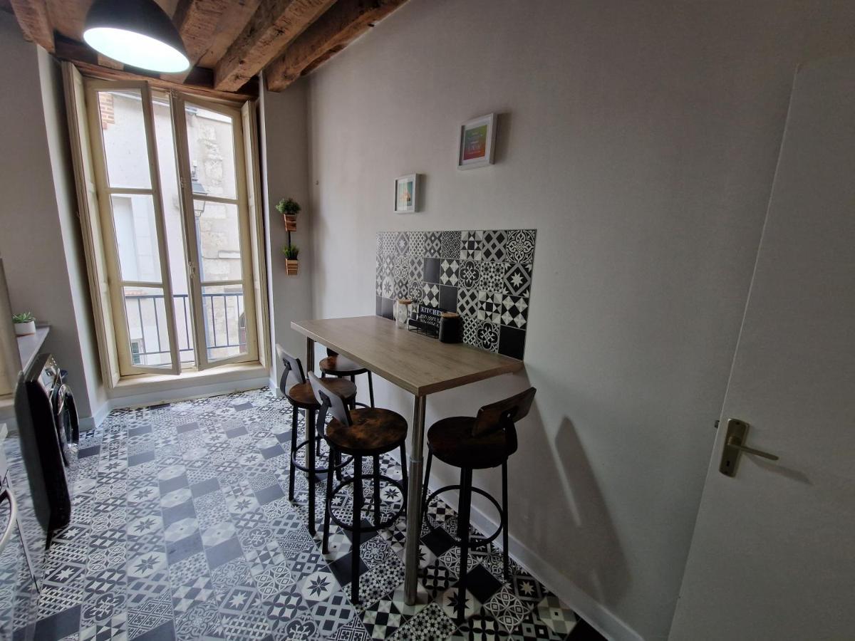 Apartamento Le Saint Jean et son parking privée Blois Exterior foto